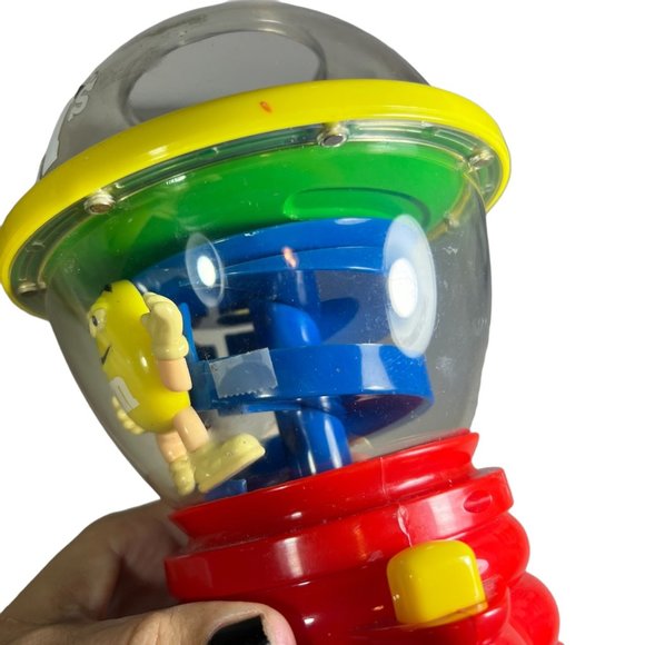M&Ms - Fun Machine Candy Dispenser - Red and Yellow M&M - Picture 5 of 6